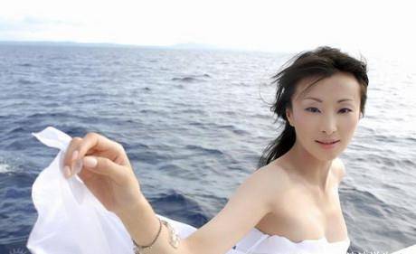 《倚天屠龙记》的"第一美人",出道20年零绯闻,今39岁身材依旧_林静