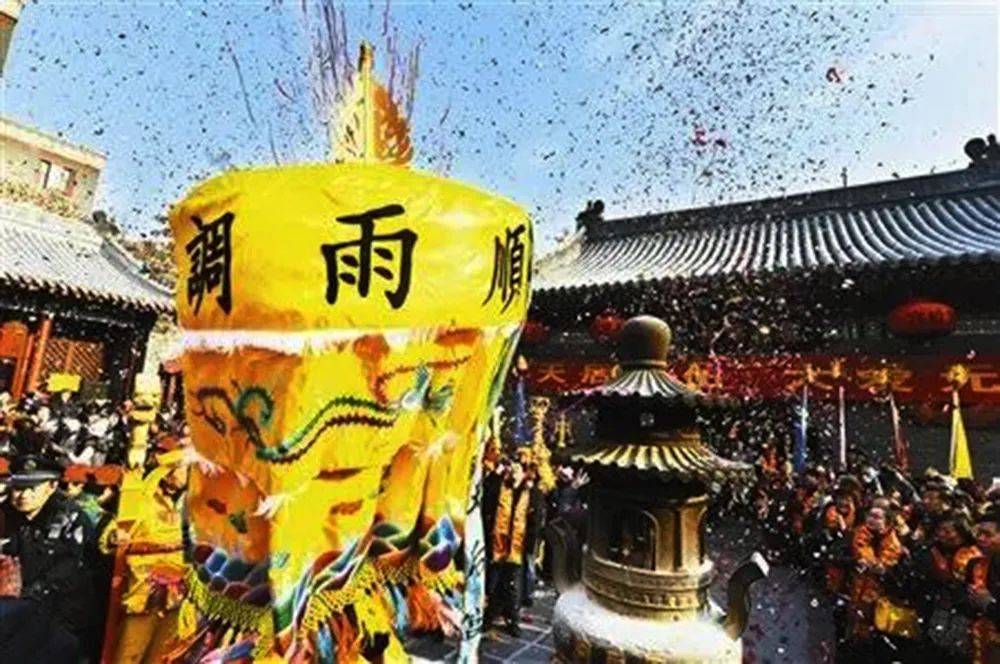 二月春分,開始掃墓祭祖,也叫春祭.