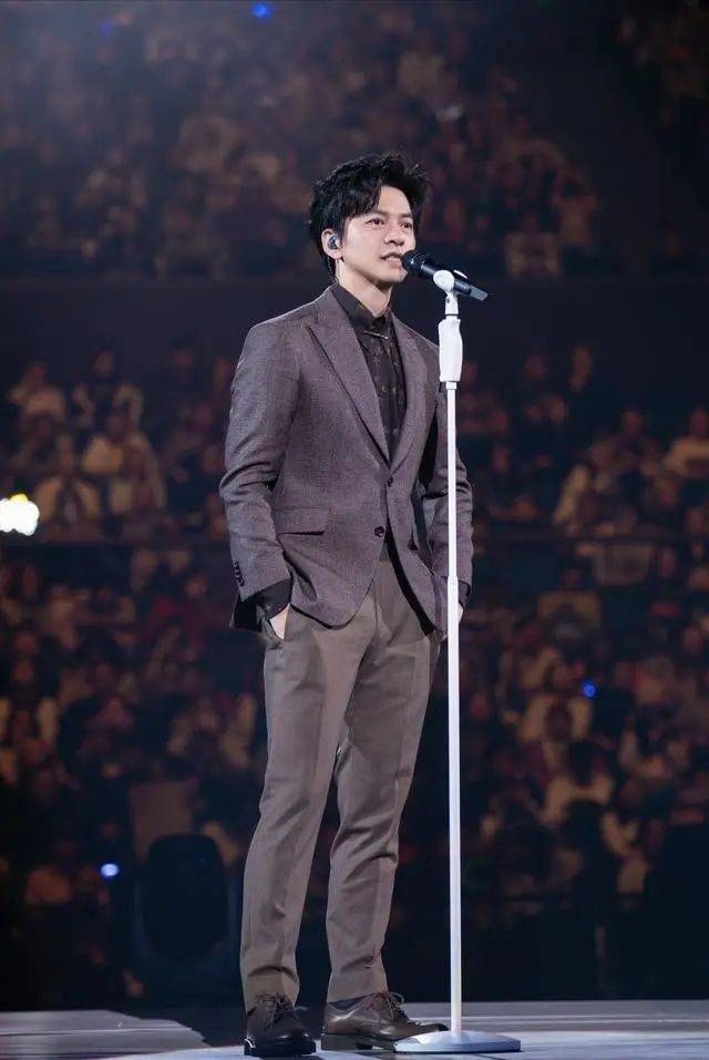 李健与梁博,两人都是独立,难得的好音乐人!_朋友_网络_现场表演