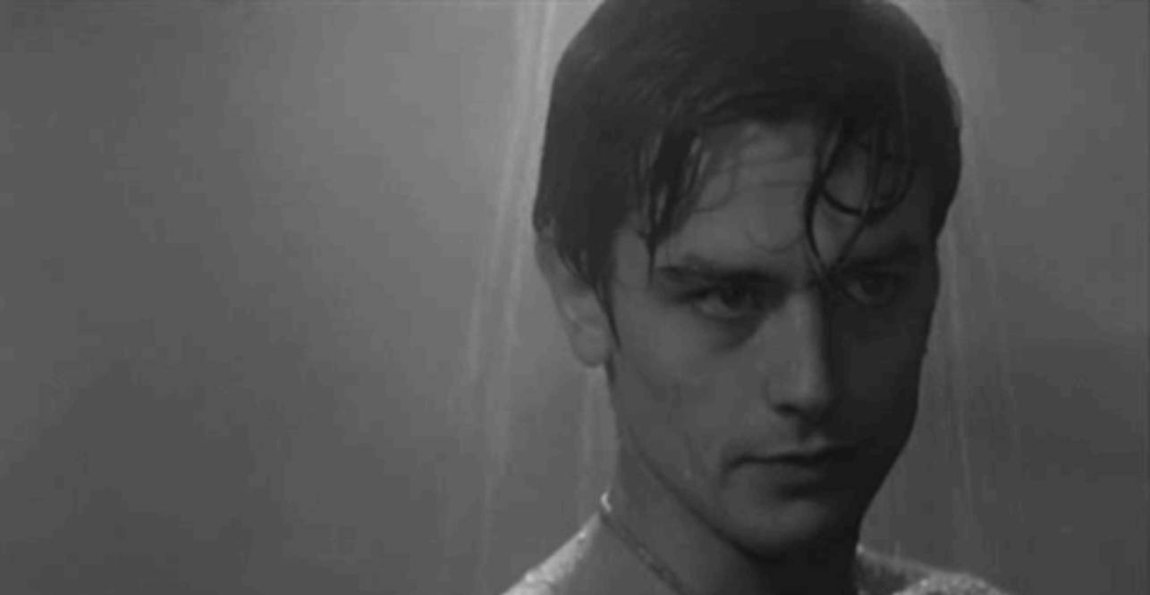 电影|阿兰·德龙还活着，但他告别世界的大幕已拉开