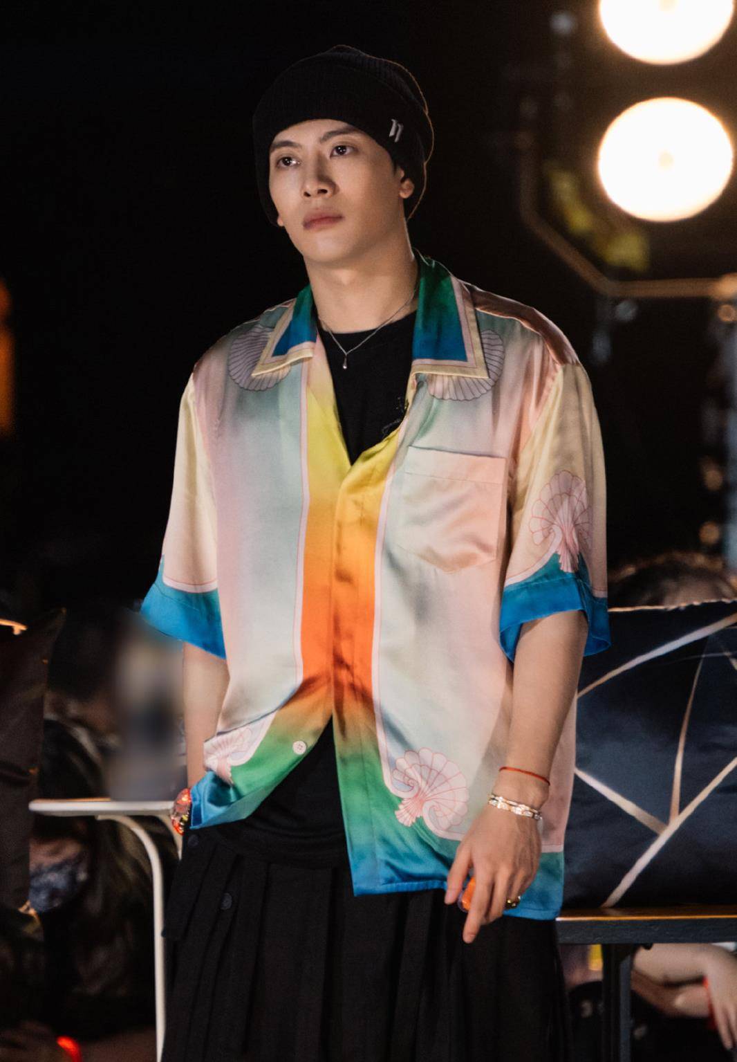 骨骼为了王嘉尔的颜值着想，求他别再健身了