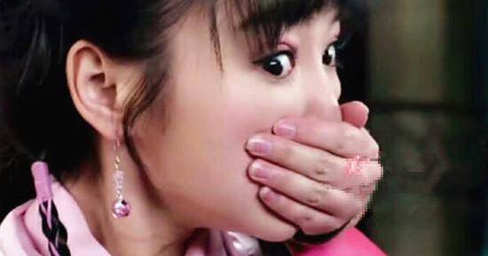 古装美人捂着嘴巴的造型,霍思燕,林心如,萧蔷谁才最经典?