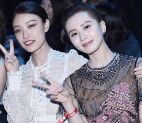 现实|同游环球影城，现实中的张小斐太瘦，贾玲却不改喜剧人本色