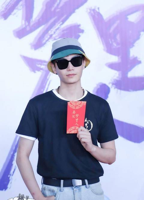 彭小苒|彭小苒新戏《春闺梦里人》杀青，古装颜值提升，搭档95后小生？？