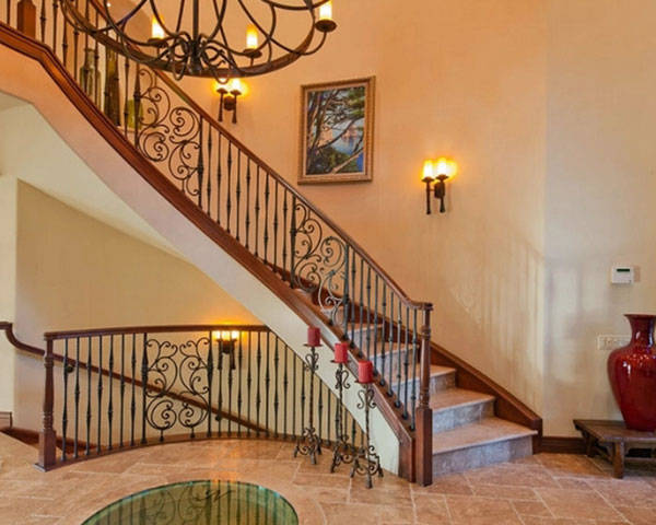 家庭楼梯壁灯安装高度有哪些讲究