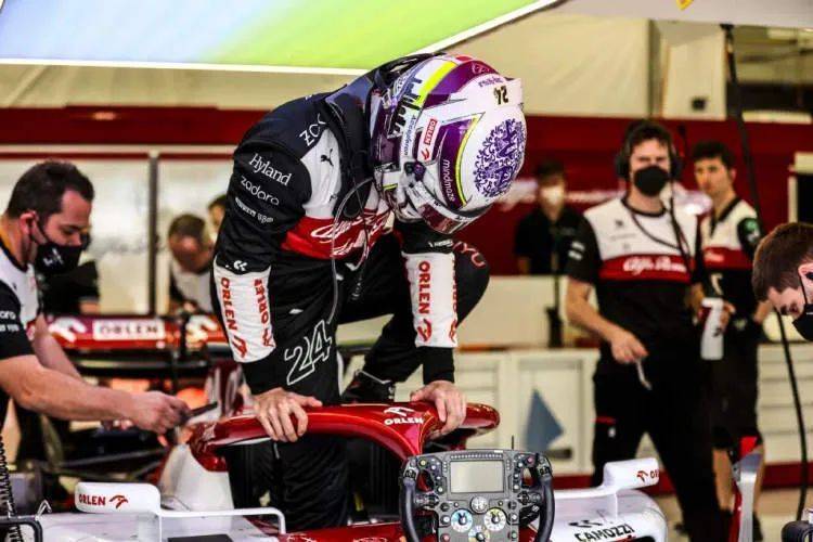 他将在这个世界最顶级的围场里面证明,中国人也能在f1立足.