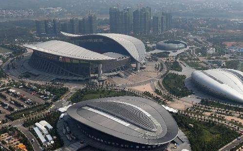 为当地体育馆,造型酷似大鲍鱼,市民直言无法欣赏_设计_广西_这是因为