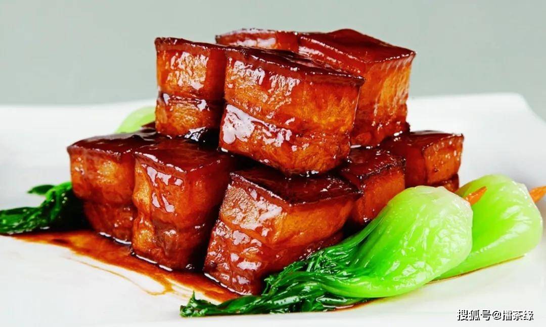 三油腻性大的食物：像肥肉、猪油、鸡皮、油条、油饼、煎饺、炸鸡柳，炸