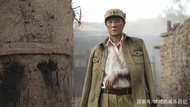 原班人马|上线1天冲上热播榜第一,但是这部网大版《亮剑》,还是砸了经典!!