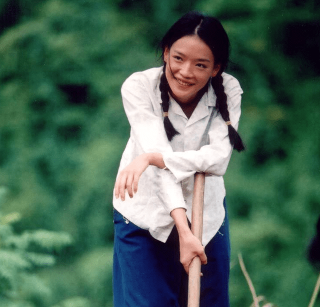 岭南|电影《寻她》开机，舒淇饰演岭南乡村妇女，看到男主演快乐回来了？？