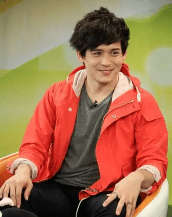 35岁混血演员倪安东宣布再婚,曾和陈妍希传绯闻,现任被嘲是小三