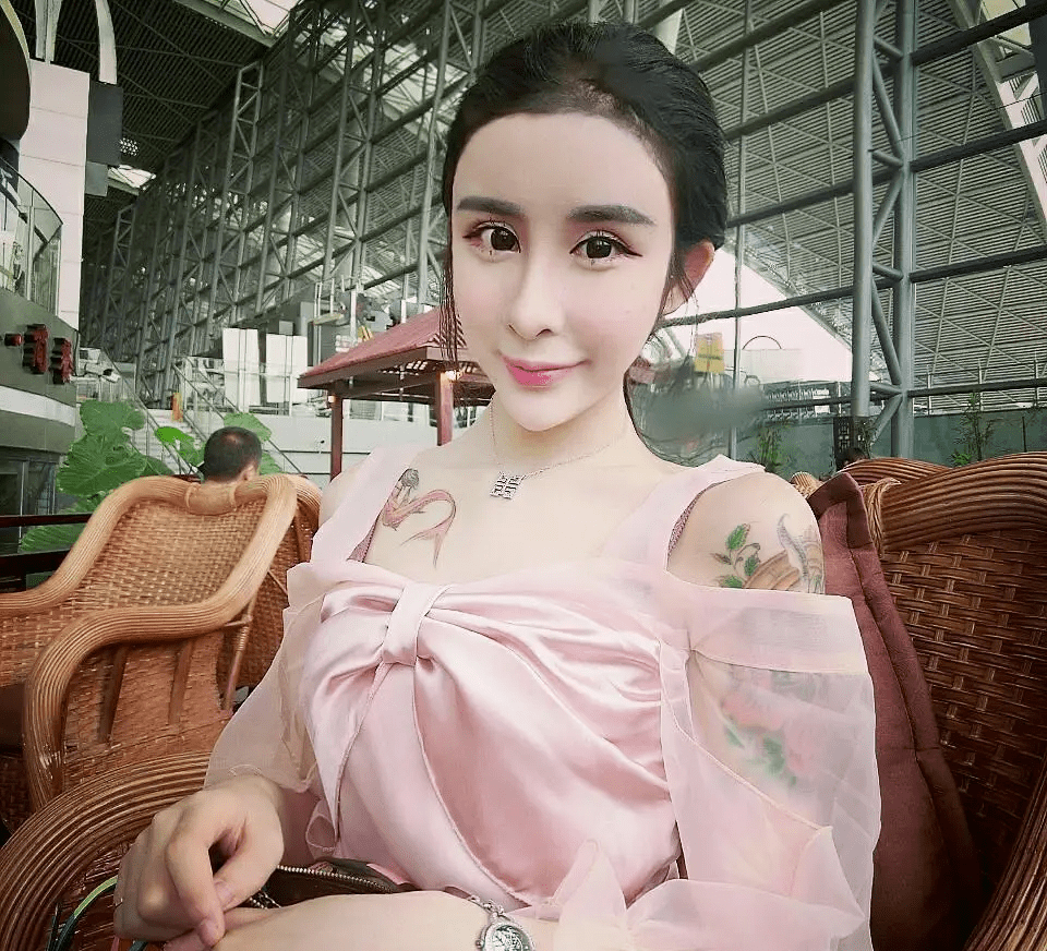 视觉面部高差如何影响面部视觉重心,继而影响整体美感?