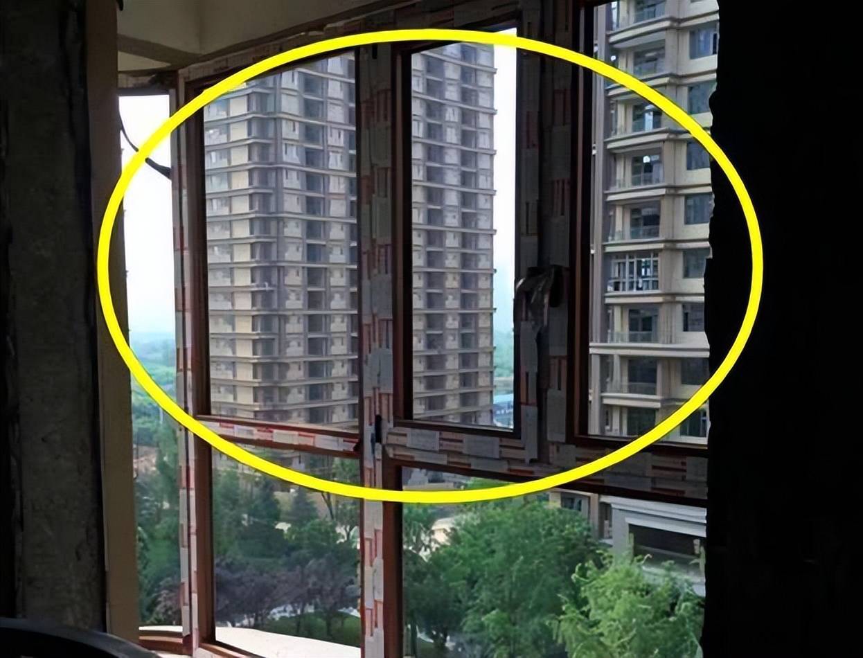 把新家窗户改成平推窗,物业罚我1万,罚了款竟要我改回去!