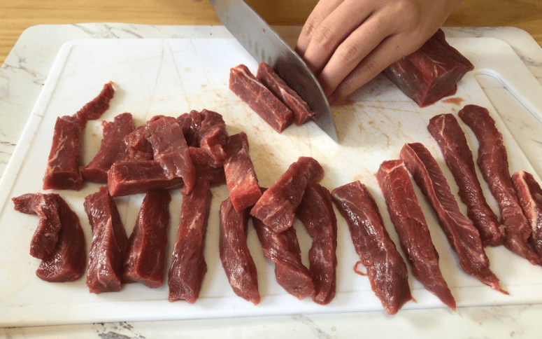 什么|再说一次：超市瞧见这2款零食，别不舍得，虽然便宜但超好吃