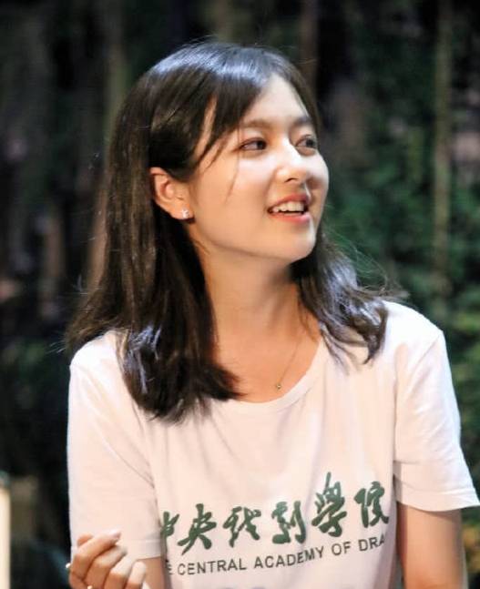 李兰迪说自己太胖中学时候没人追看到照片后这是逗我呢