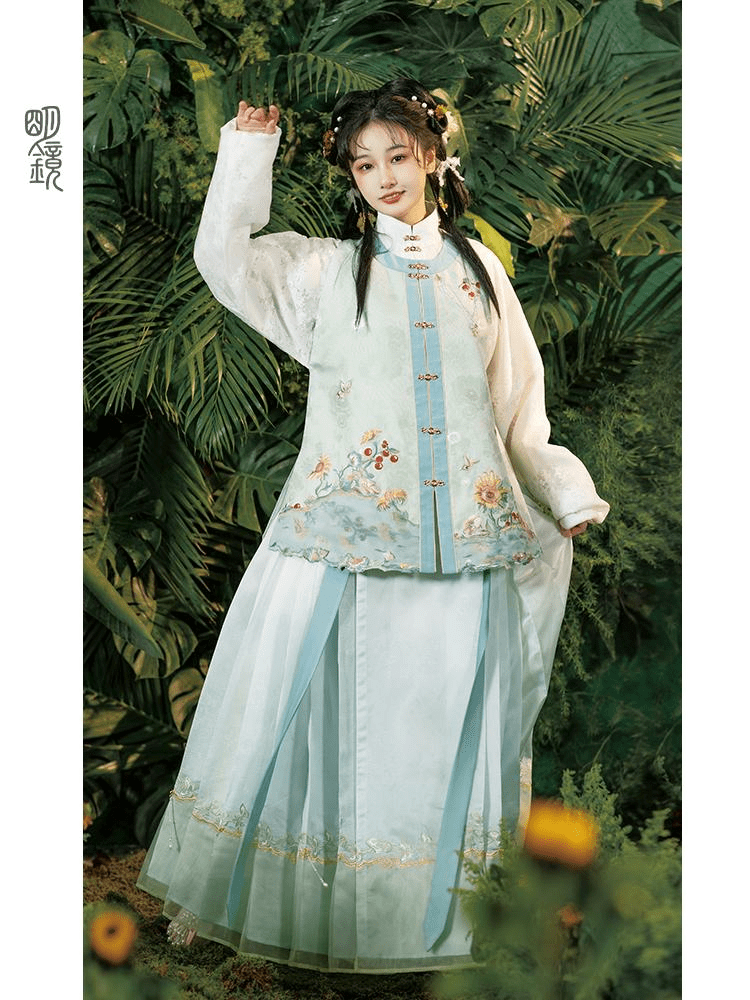 明镜 快来抄作业,春日踏青汉服已经给你准备好啦!