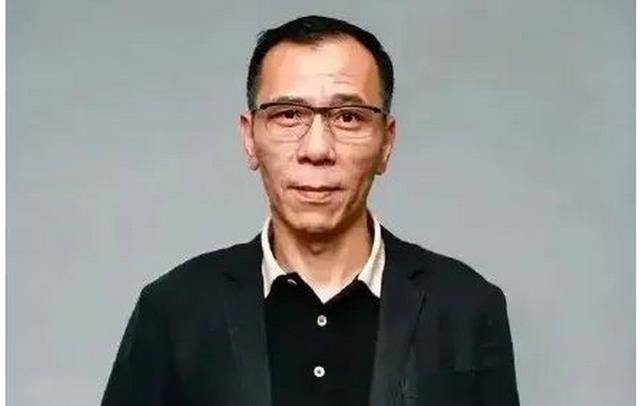 徐晓峰为上海览领资产管理有限公司董事长,此前担任过商品,期货交易员