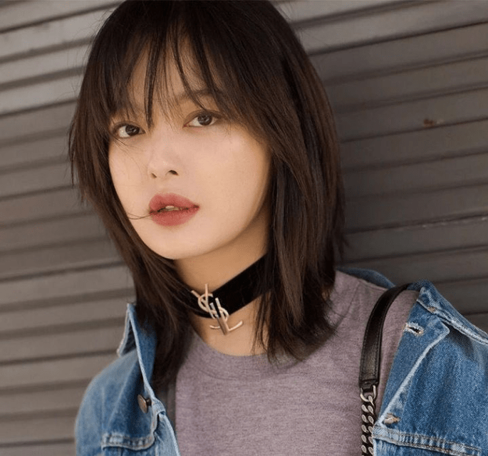 发型又美又飒的“甜酷风”，学学Lisa这样穿，可盐可甜超有范