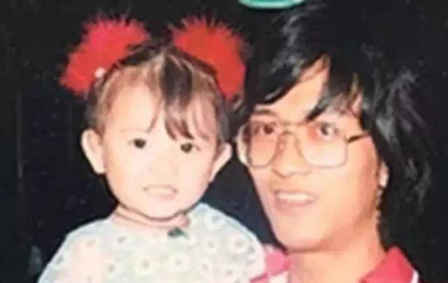 新歌|演唱会跪地痛哭,她不该唱情歌?