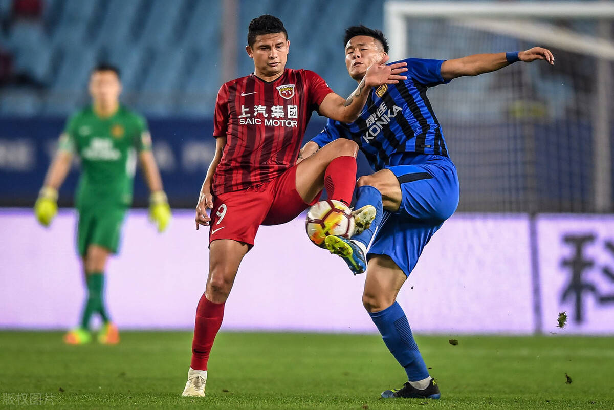 放走石柯迎来李昂上港的操作让冠军稳了优劣势同样明显