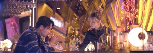 原生家庭|《港爱》陈子欣&amp;纪家希：她和他是同类，终生的敌人只有自己