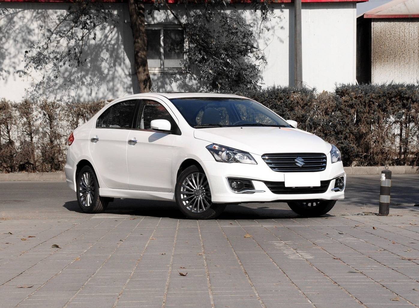 长安将复活铃木没有铃木车标的启悦到店还有人买单吗