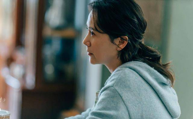 茜茜|《心居》剧情有多狗血？冯晓琴弟弟竟是儿子，两次婚姻皆靠未婚先孕