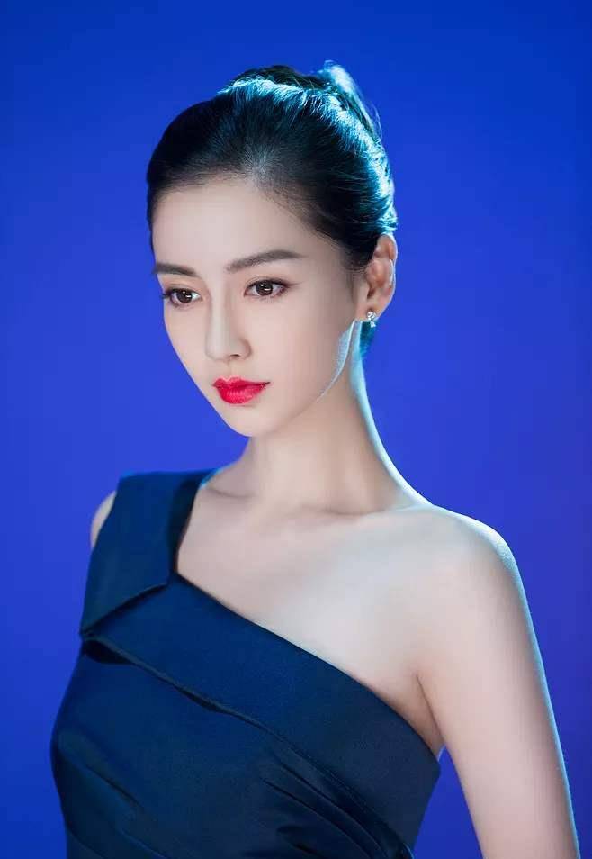 生活31岁Angelababy（杨颖）透露化妆心得，难怪她皮肤这么好！