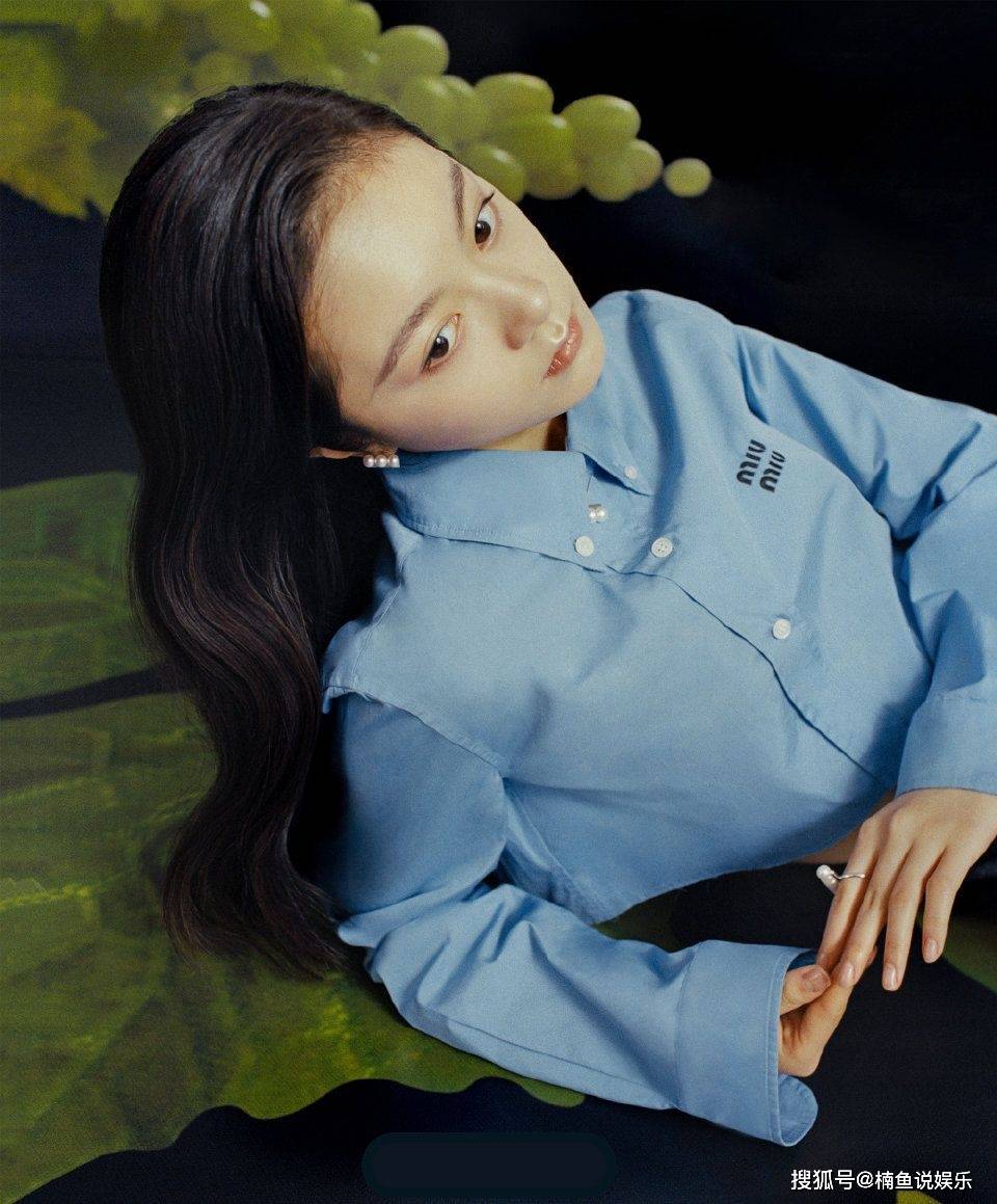 19岁赵今麦身材绝美 穿衬衫配短裙尽显曼妙身姿 气质真抢镜 观众 长发 林妙妙