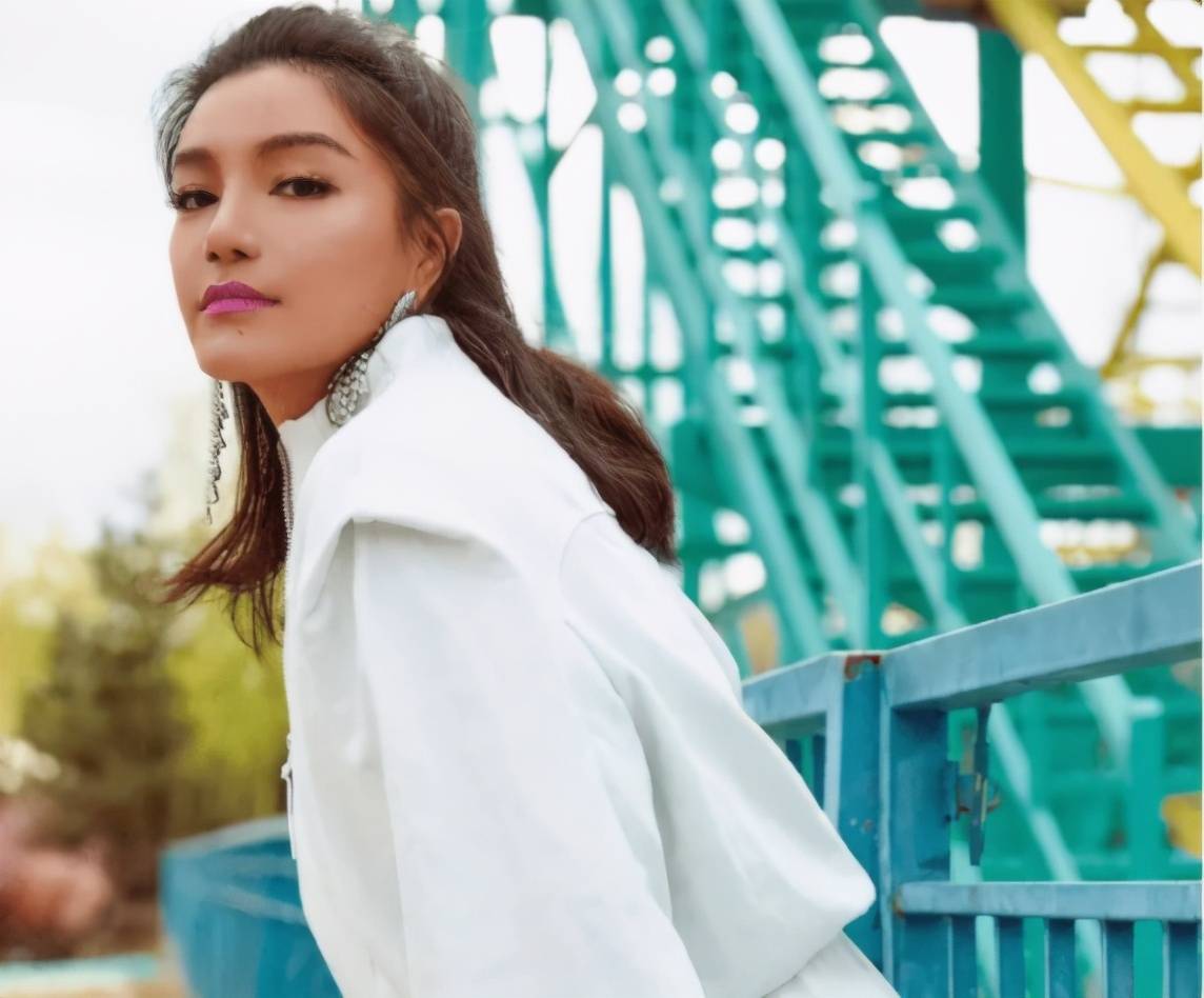 32岁的江映蓉重回大众视野健美身材成焦点关键是会搭配