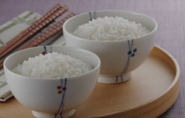 为何不吃米饭，体重会下降得很快？这种减肥方法可行吗？