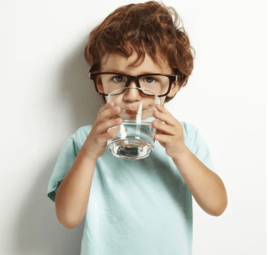 因为|5岁男童因“喝水”就医，医生：3个时间段别给孩子喝水，易积食