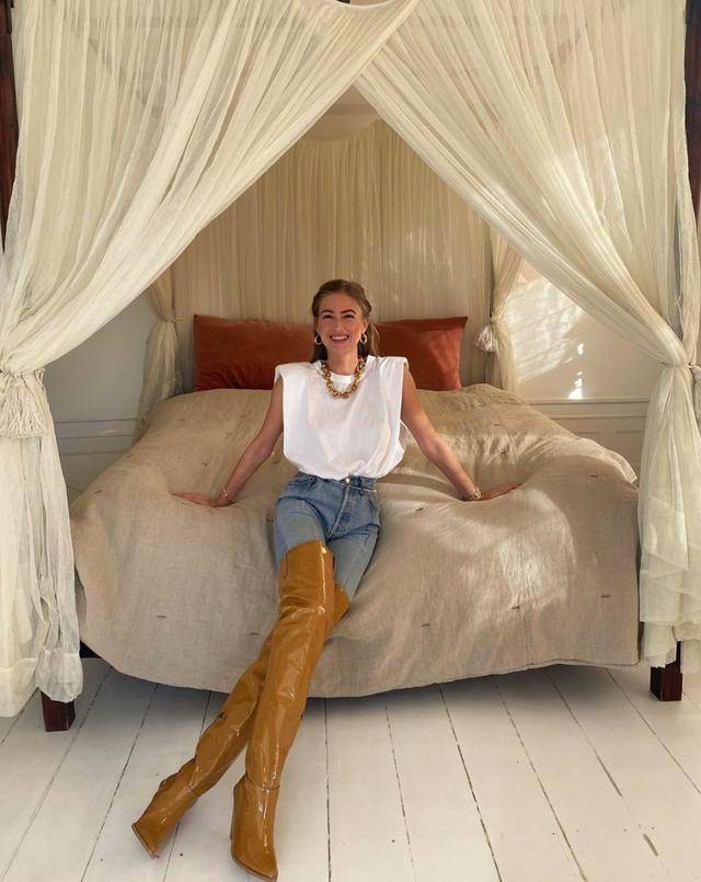 黑色人人都有的T,还可以怎么不一样?