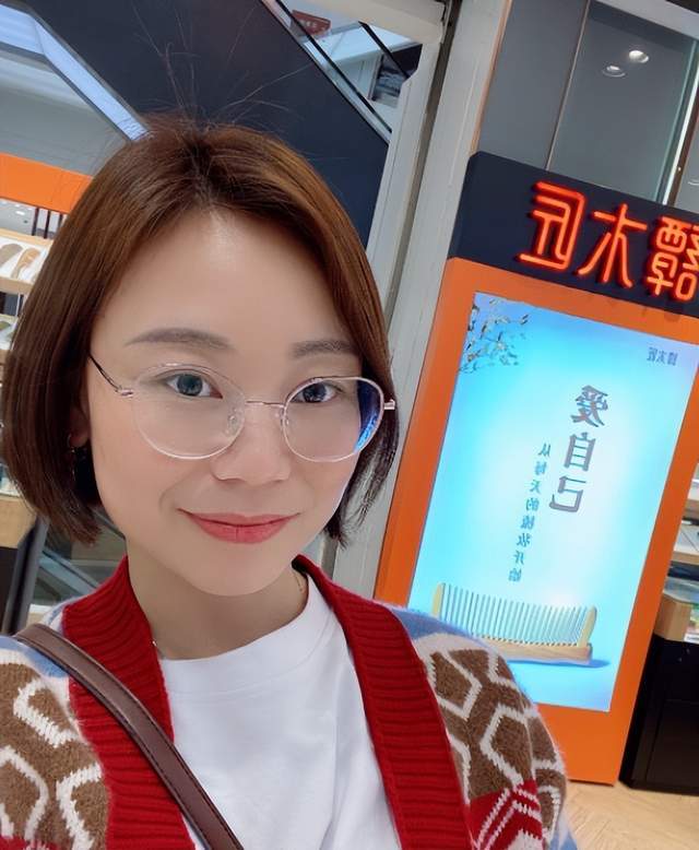 新人初入楼胡小艳