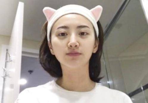 活动女明星卸掉假睫毛像变了个人，热巴是个例外，真正的天生丽质