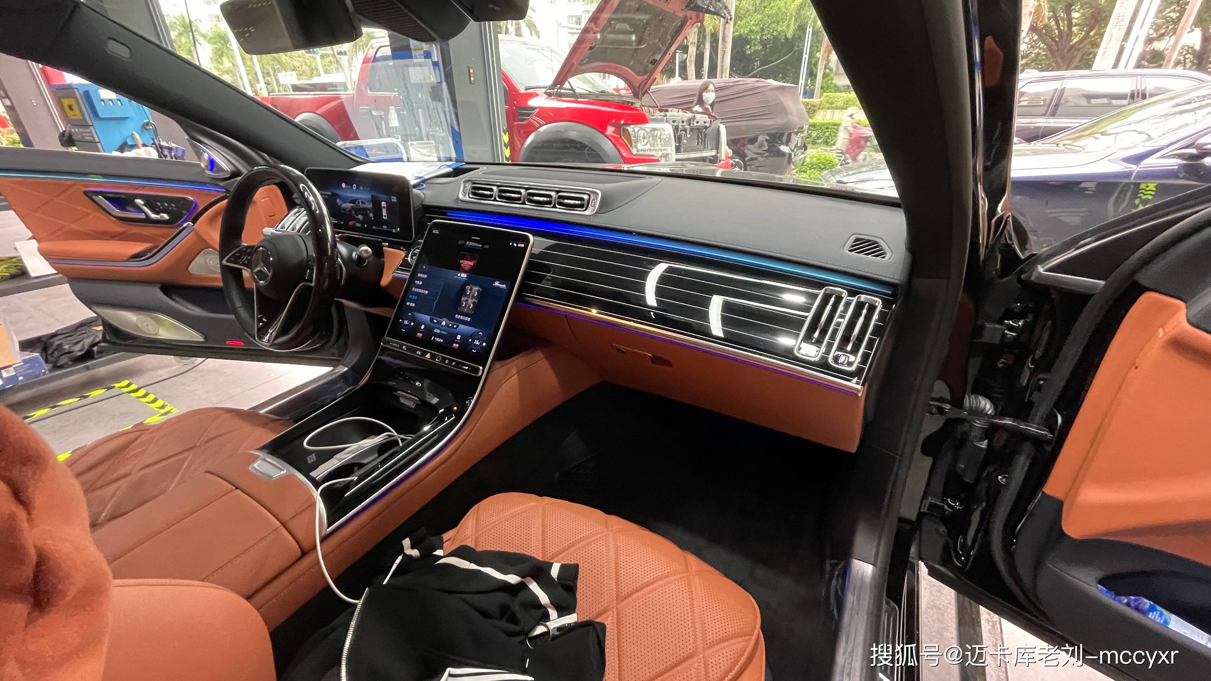 迈巴赫s480的至臻尊享改迈巴赫s680前脸钢琴黑桃木内饰及商务座椅等6
