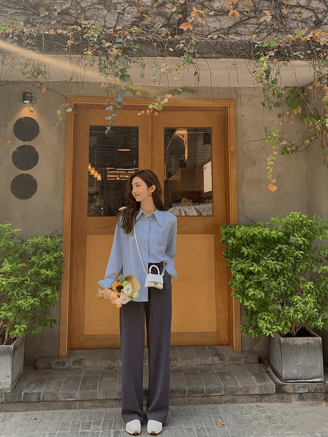 整体 今年流行这4种颜色衬衫,显白又气质