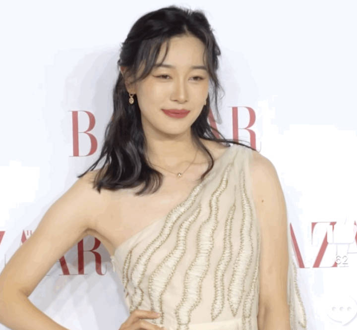 缺陷方脸、皮肤黑、有兔牙…缺陷多又如何？TVB女星一笑遮百丑！