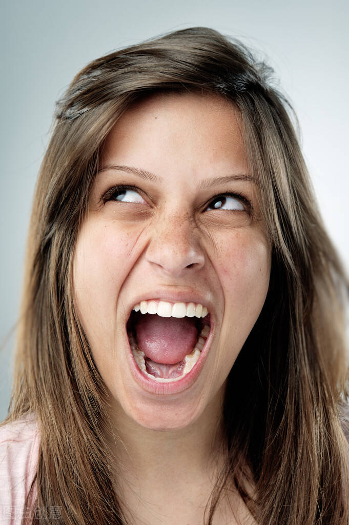 鱼尾纹警告!这7个坏习惯,让你的皱纹爬上脸