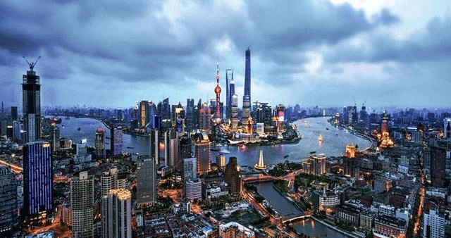 2021年上海GDP破4.3万亿，超伦敦和巴黎位居全球第四，深圳超首尔