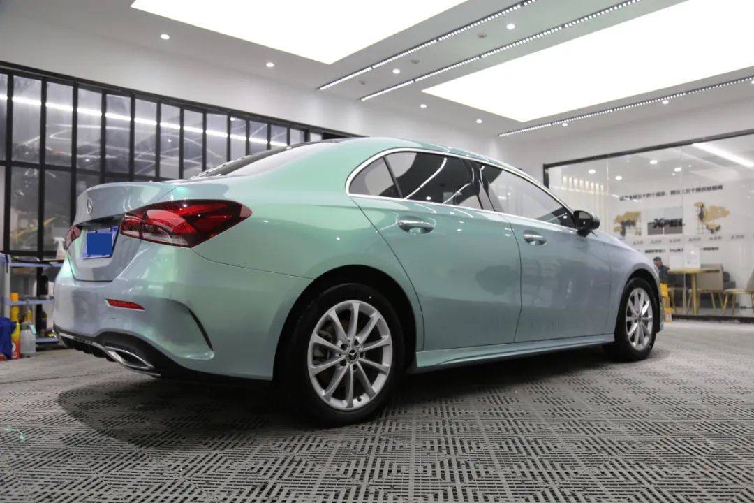 奔驰a济南欧瑟全车改色贴膜松石绿灰绿渐变超好看