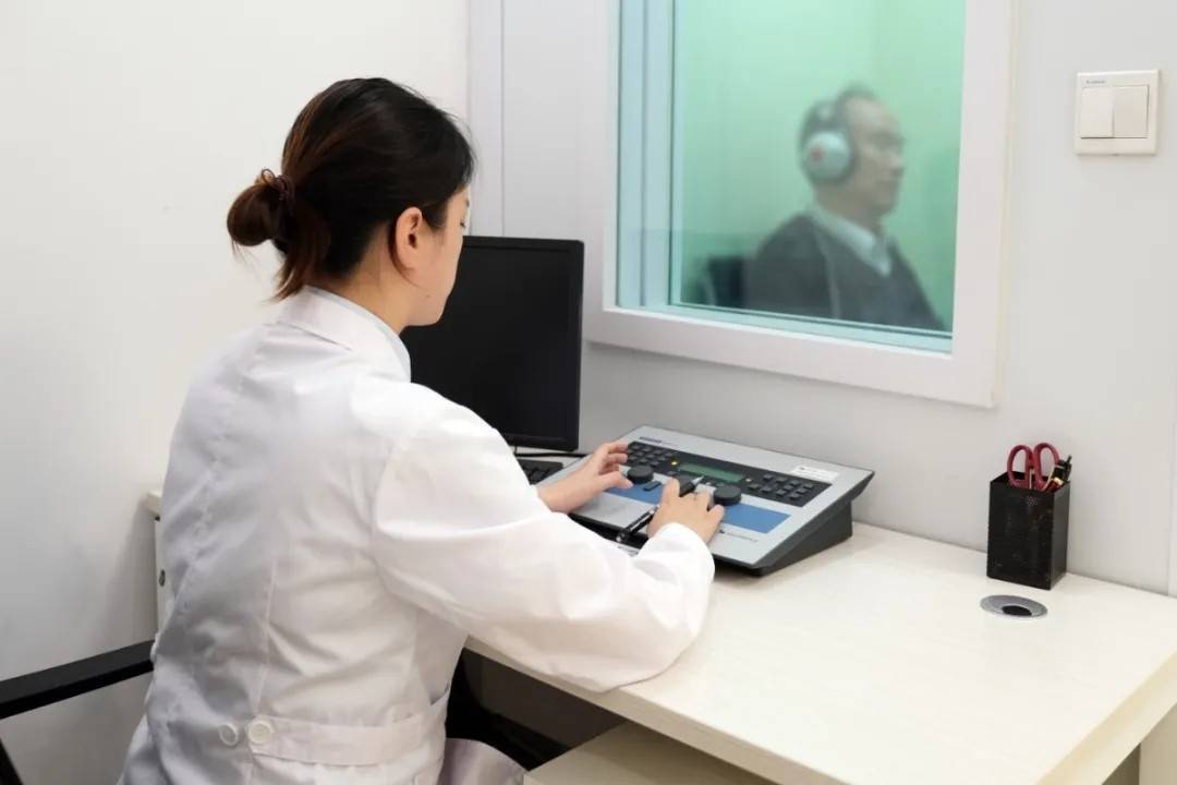 网上测听力的软件这么多结果准确吗可以用来配助听器吗