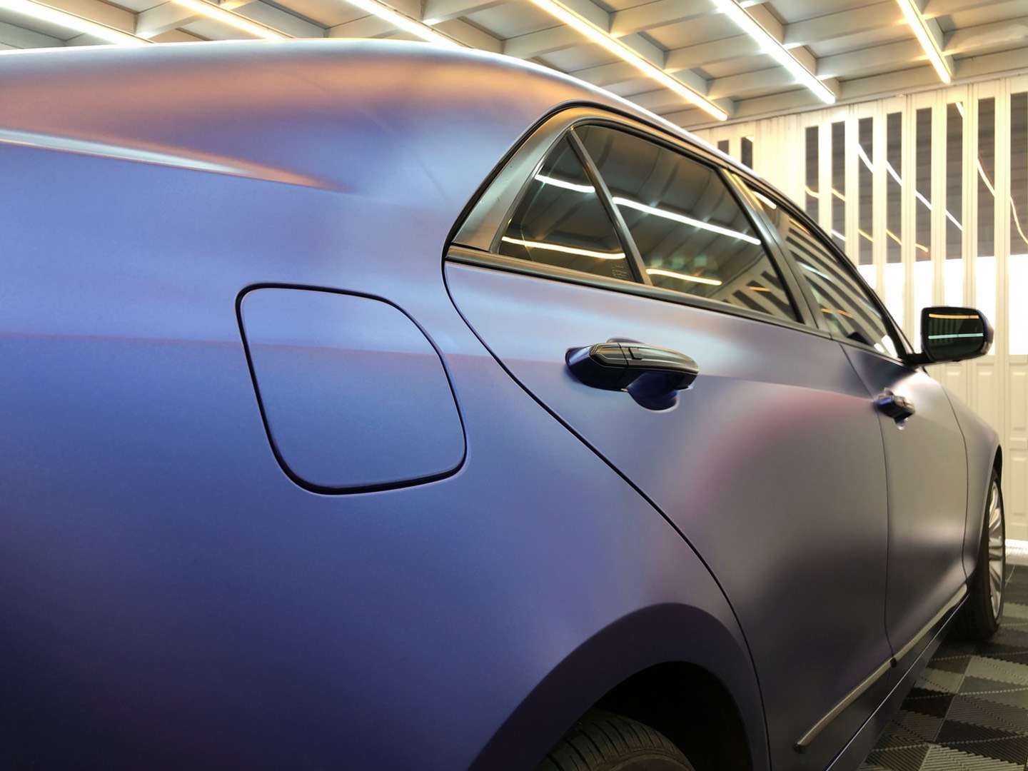 韵味十足凯迪拉克电光金属深海蓝改色膜skto