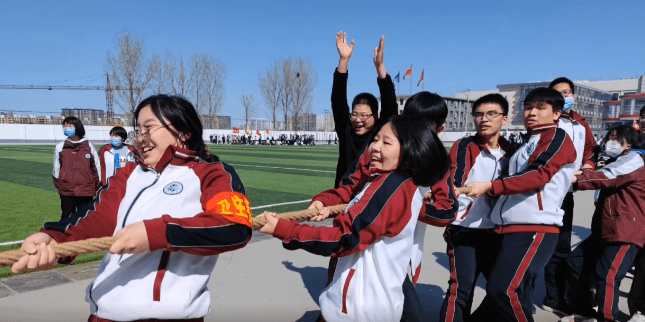 今天这场比赛见证了定州市立德中学学生的团队精神