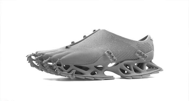 想拥有一双大脚掌吗3d打印机制作的能踩出大脚印的运动鞋