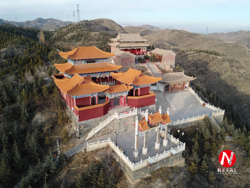 到山西方山縣旅行遊覽北武當景區體味道骨清風