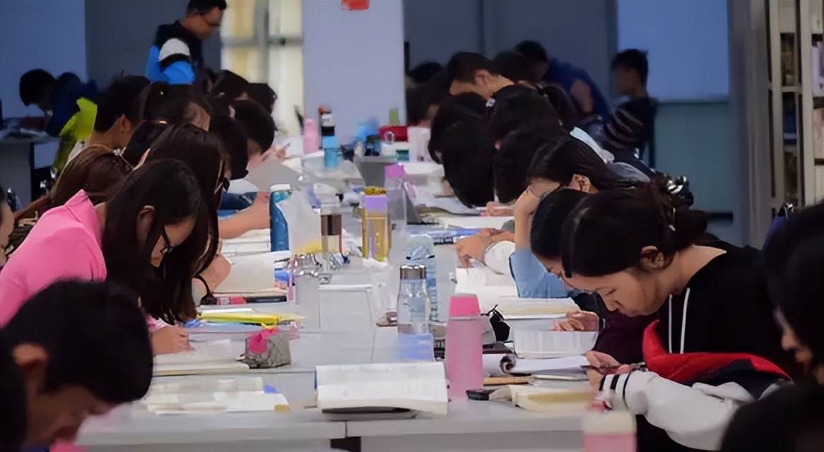 为缓和考研内卷有关部门下发新政策调整研究生考试制度