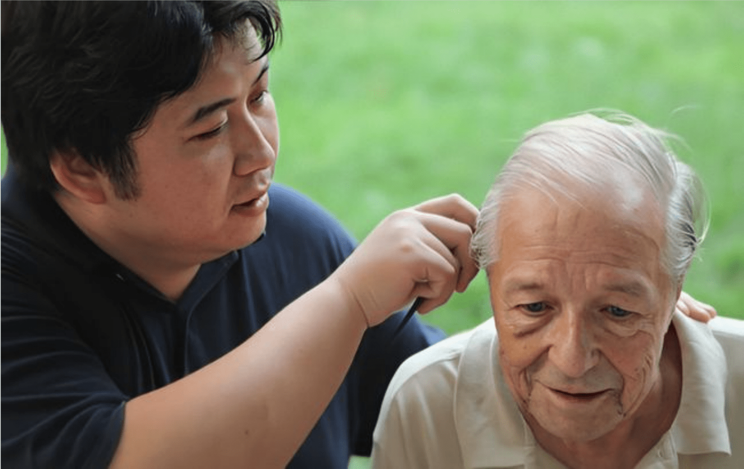 河南小伙为报恩瑞士房东,把老人接回中国养老送终_汉斯_宋扬_英国伦敦