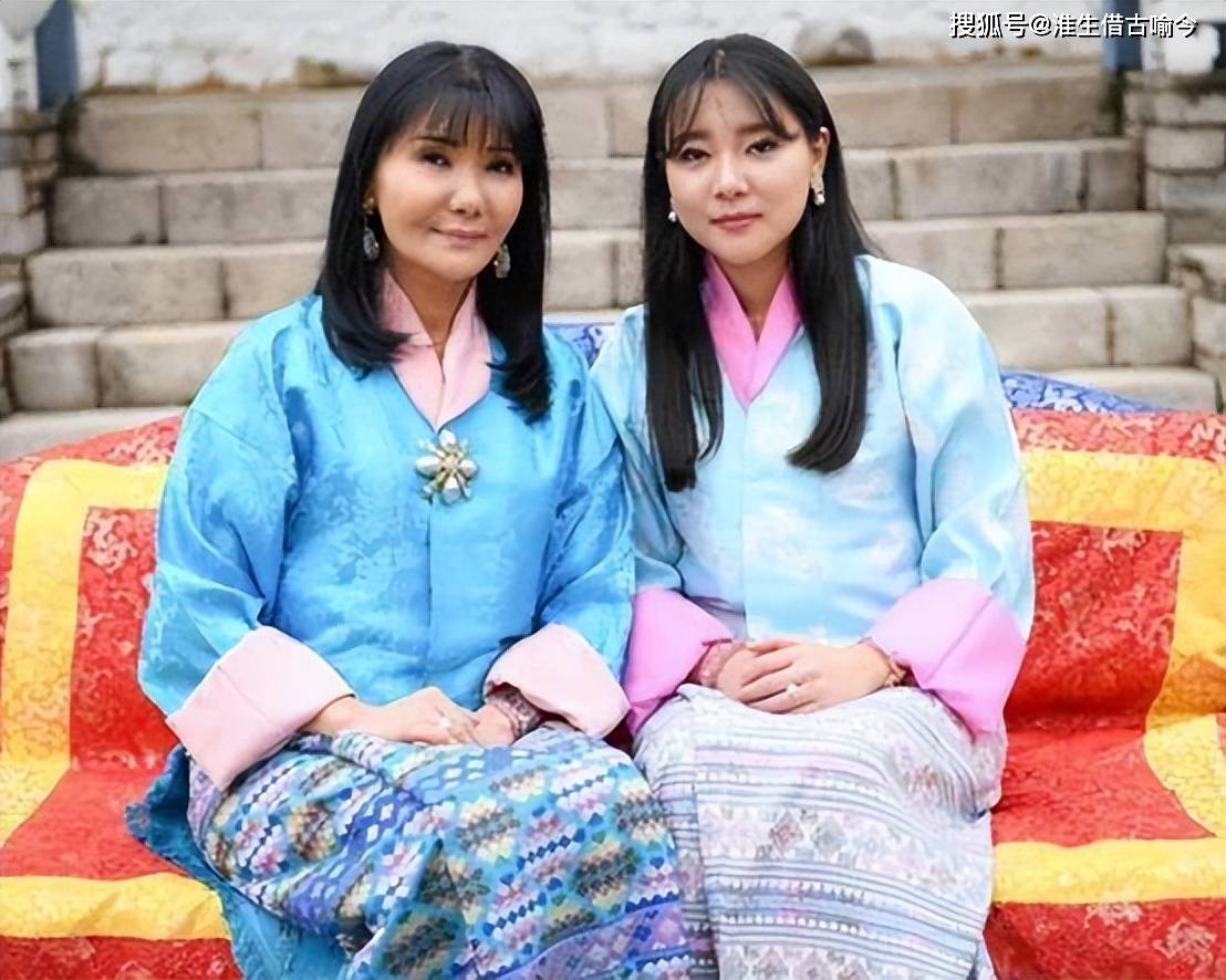 原创2020年不丹最美公主嫁入嫂子佩玛家族穿不丹红嫁衣戴牡丹皇冠