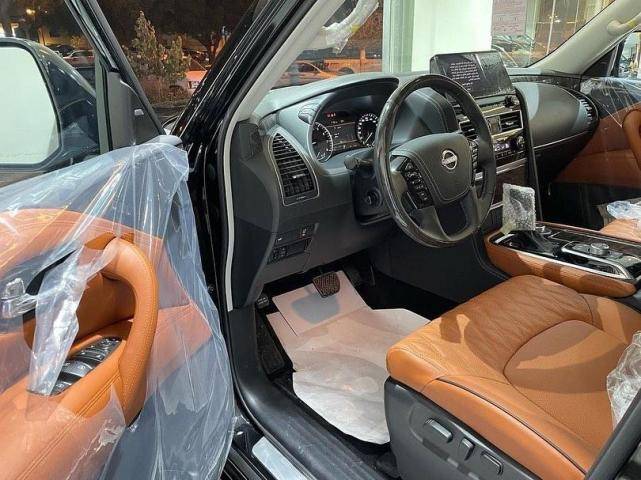 精致的外观中控略微老气新款日产途乐70周年纪念版海外到店